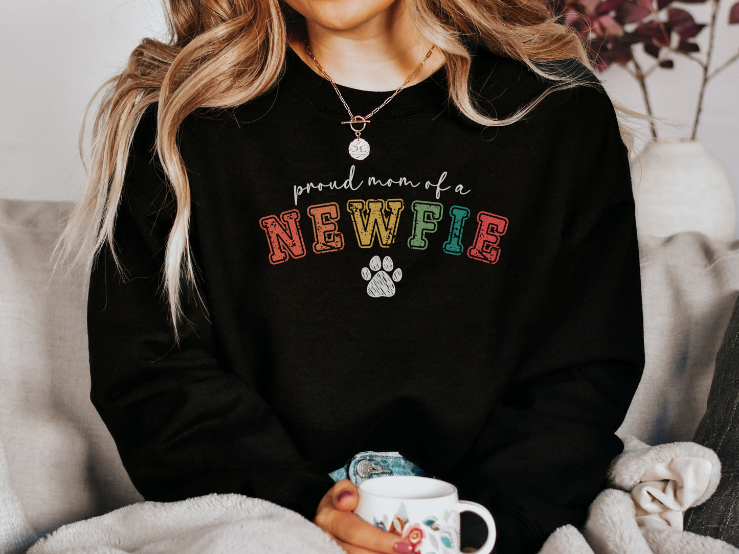 Vintage Newfie Dog Mom Sweatshirt